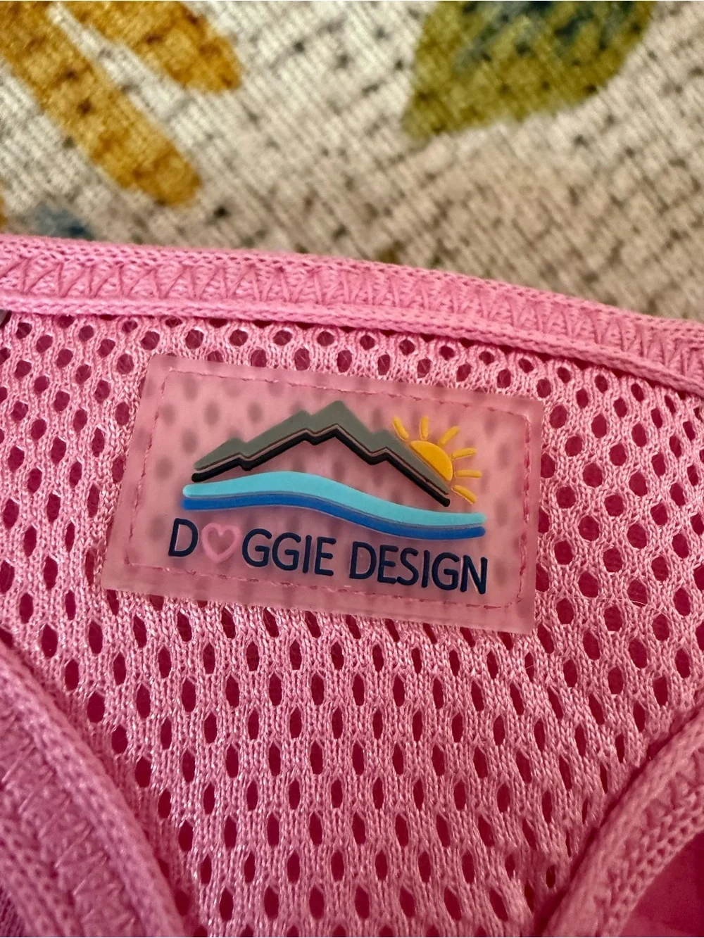NWOT doggie design pink harness SZ S
